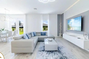 New 4 Bedroom Home Relax & Unwind Near Disney